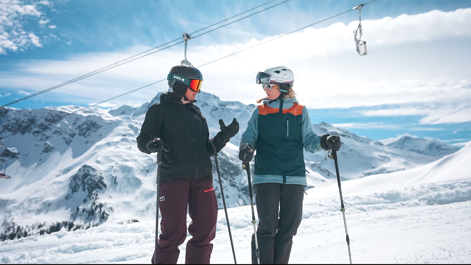 Enhance your skiing technique with personalized advice from our experienced instructors. Personalized ski instruction in Savoie and Tarentaise, covering Les Arcs, La Plagne, Courchevel, and Méribel